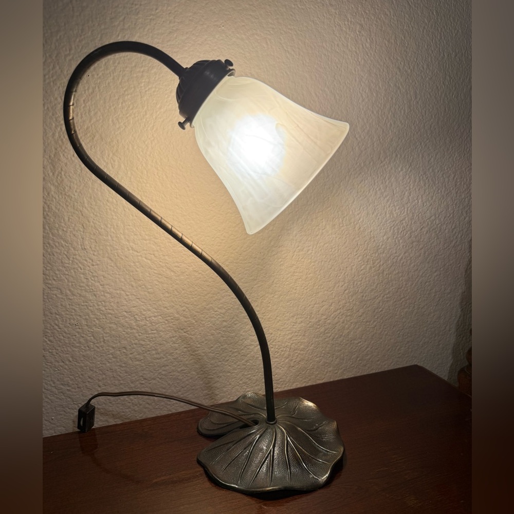 Elegant Brass vintage Table Lamp